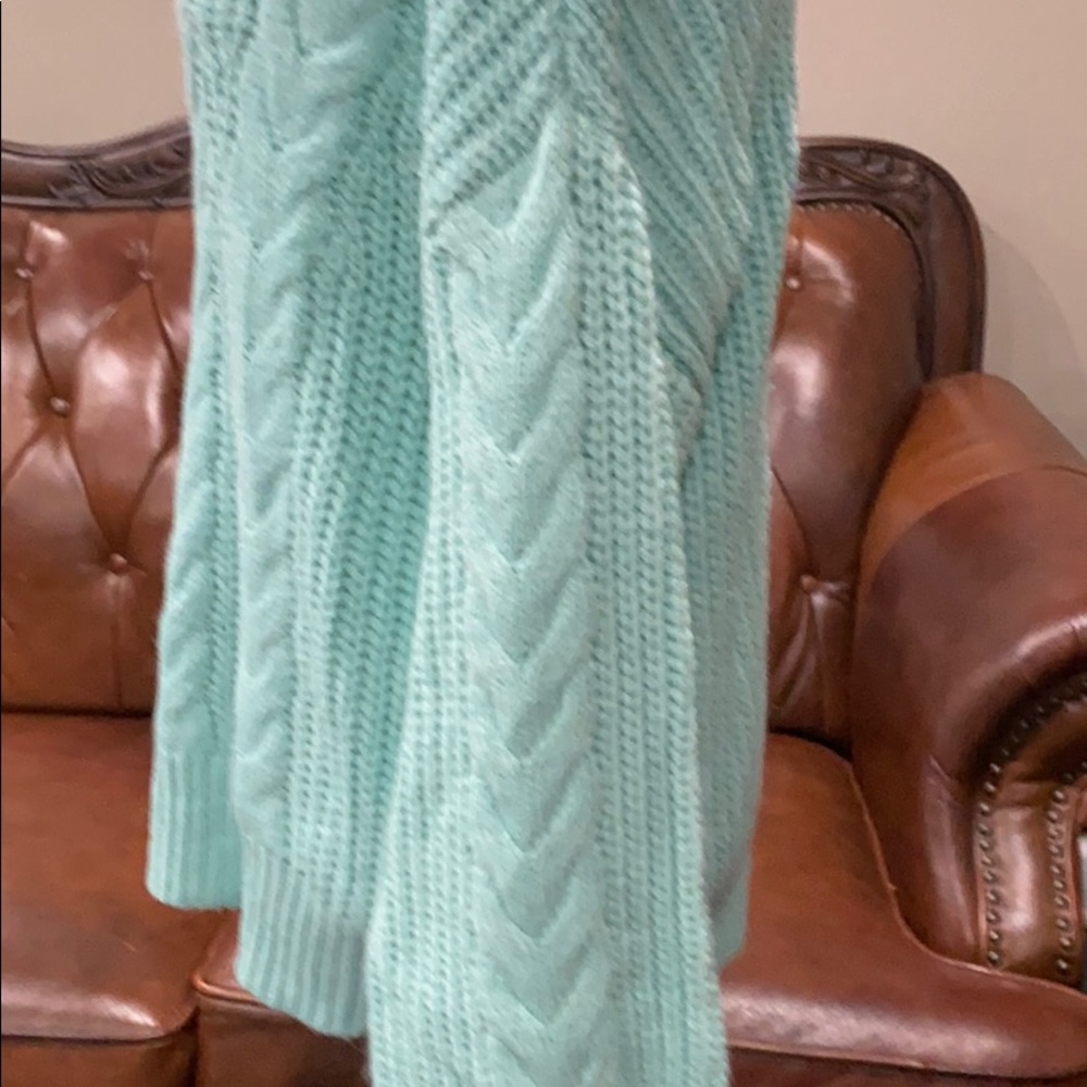 sweater - Picture 6 of 6